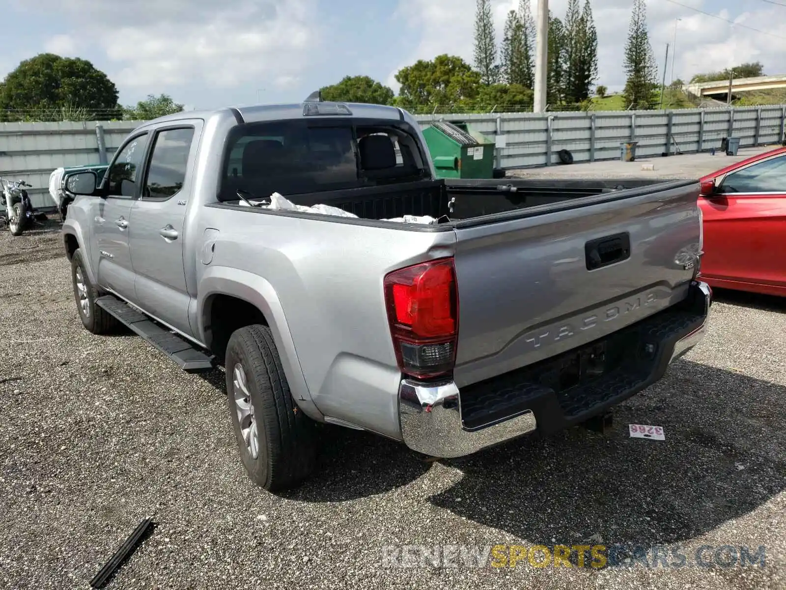 3 Photograph of a damaged car 3TMAZ5CNXKM103618 TOYOTA TACOMA 2019