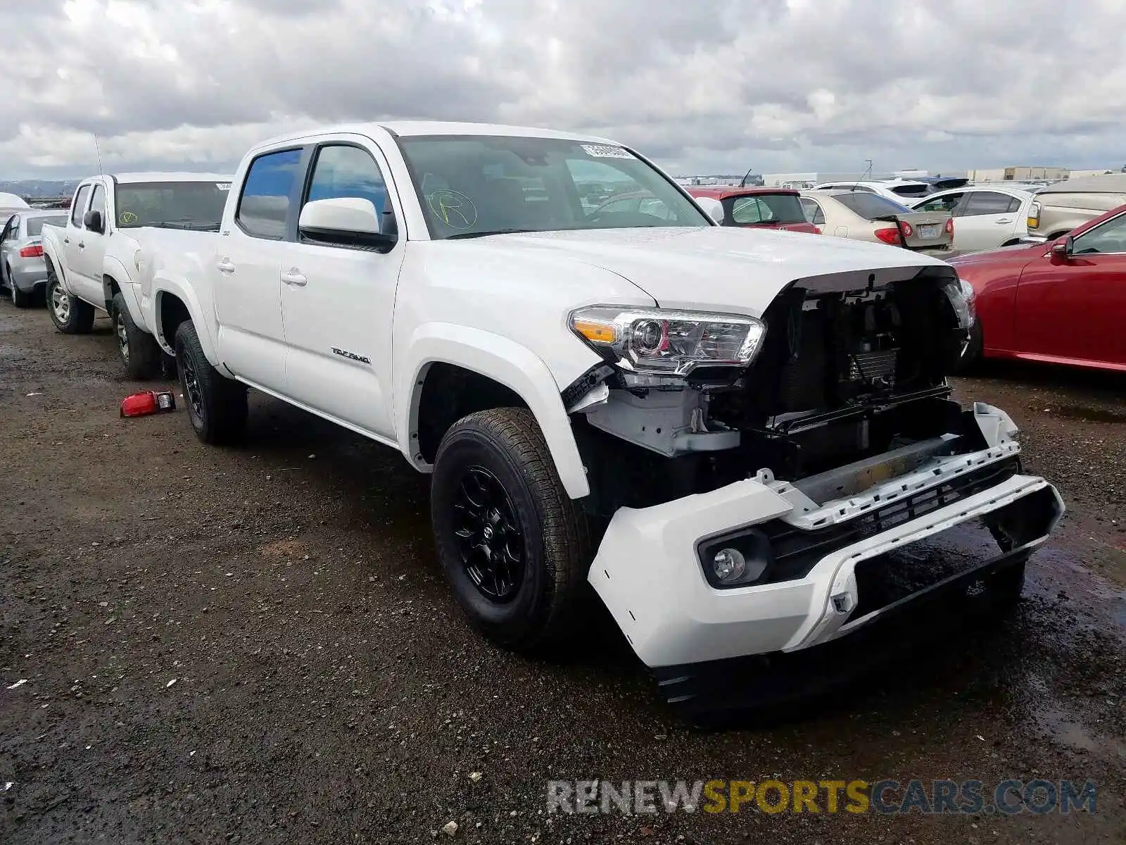 1 Photograph of a damaged car 3TMAZ5CNXKM107815 TOYOTA TACOMA 2019