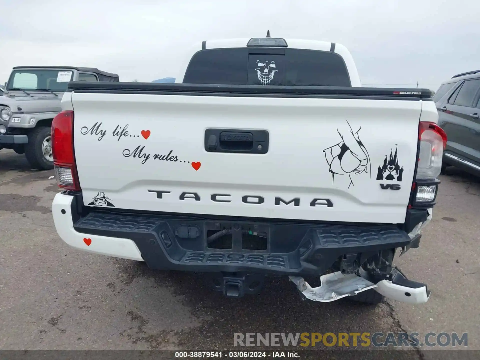 16 Photograph of a damaged car 3TMAZ5CNXKM107992 TOYOTA TACOMA 2019