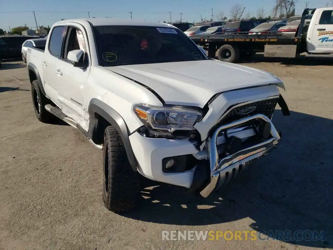 1 Photograph of a damaged car 3TMAZ5CNXKM109340 TOYOTA TACOMA 2019