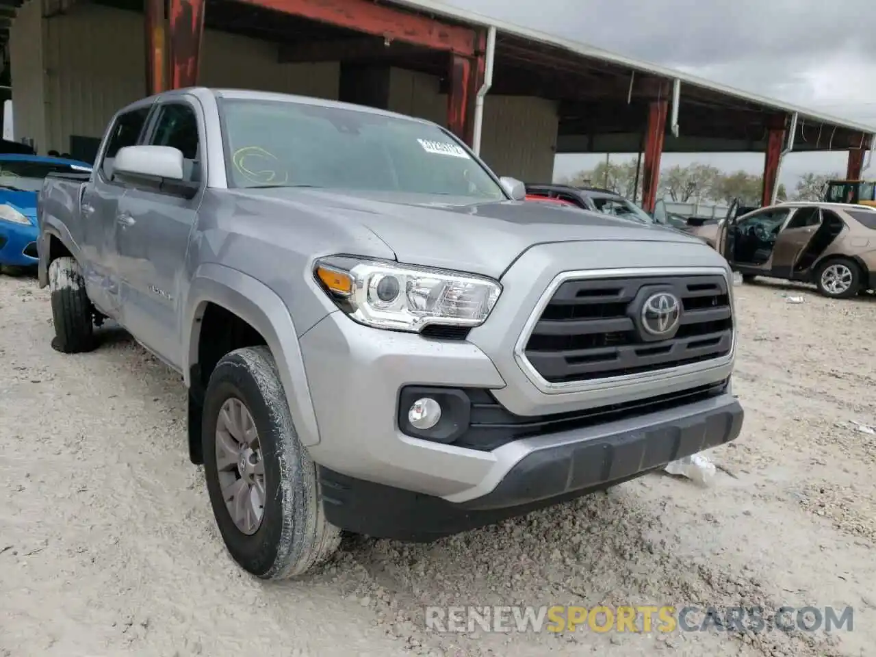 1 Photograph of a damaged car 3TMAZ5CNXKM110472 TOYOTA TACOMA 2019