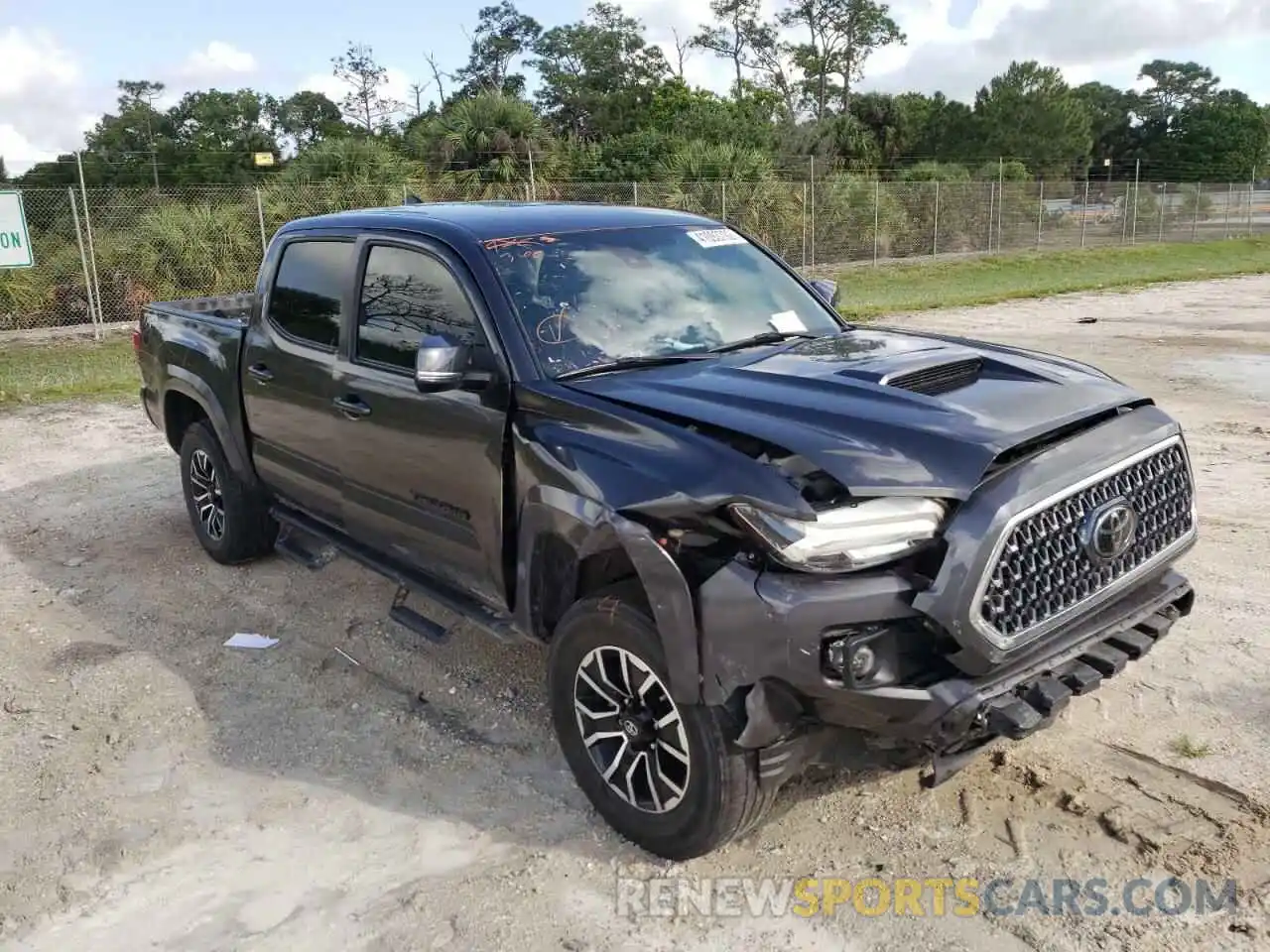 1 Photograph of a damaged car 3TMAZ5CNXKM110813 TOYOTA TACOMA 2019