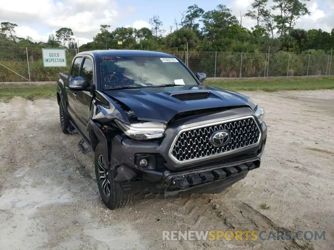 9 Photograph of a damaged car 3TMAZ5CNXKM110813 TOYOTA TACOMA 2019