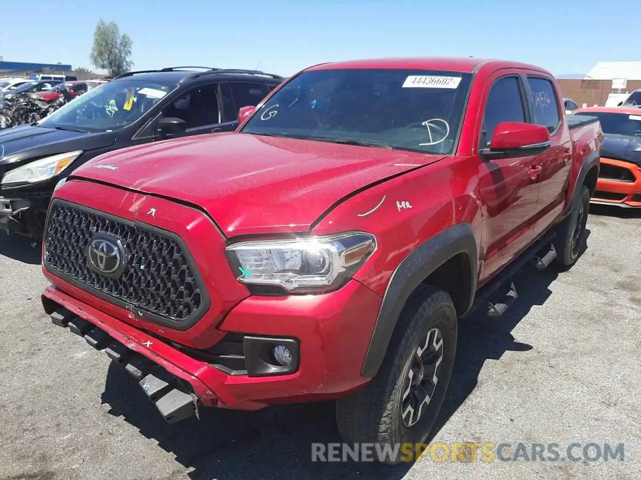 2 Photograph of a damaged car 3TMAZ5CNXKM113310 TOYOTA TACOMA 2019