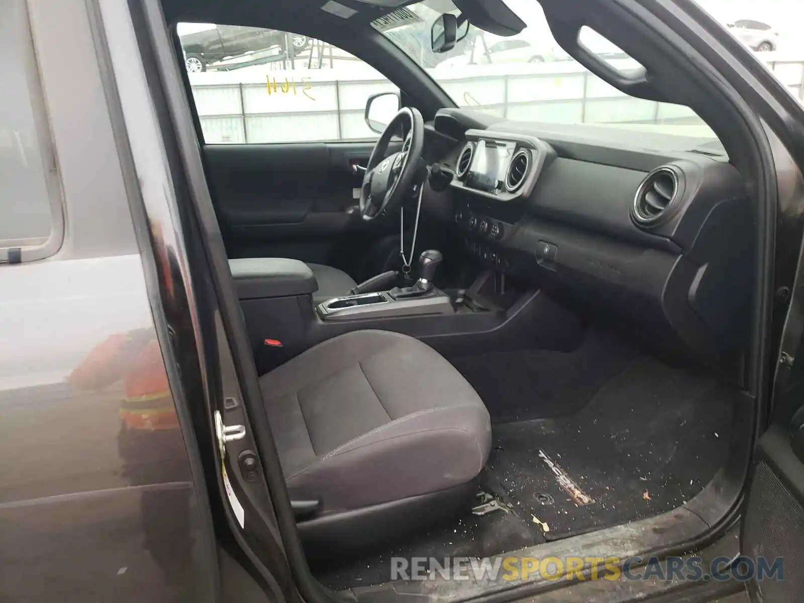 5 Photograph of a damaged car 3TMAZ5CNXKM113887 TOYOTA TACOMA 2019