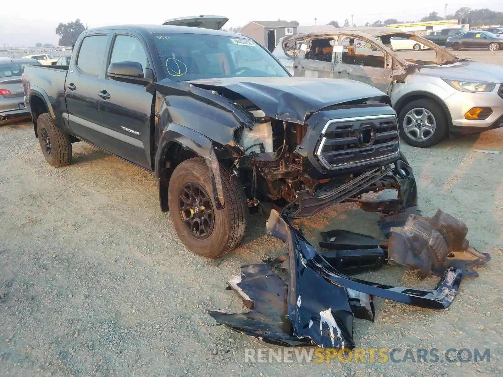 1 Photograph of a damaged car 3TMBZ5DN2KM018081 TOYOTA TACOMA 2019