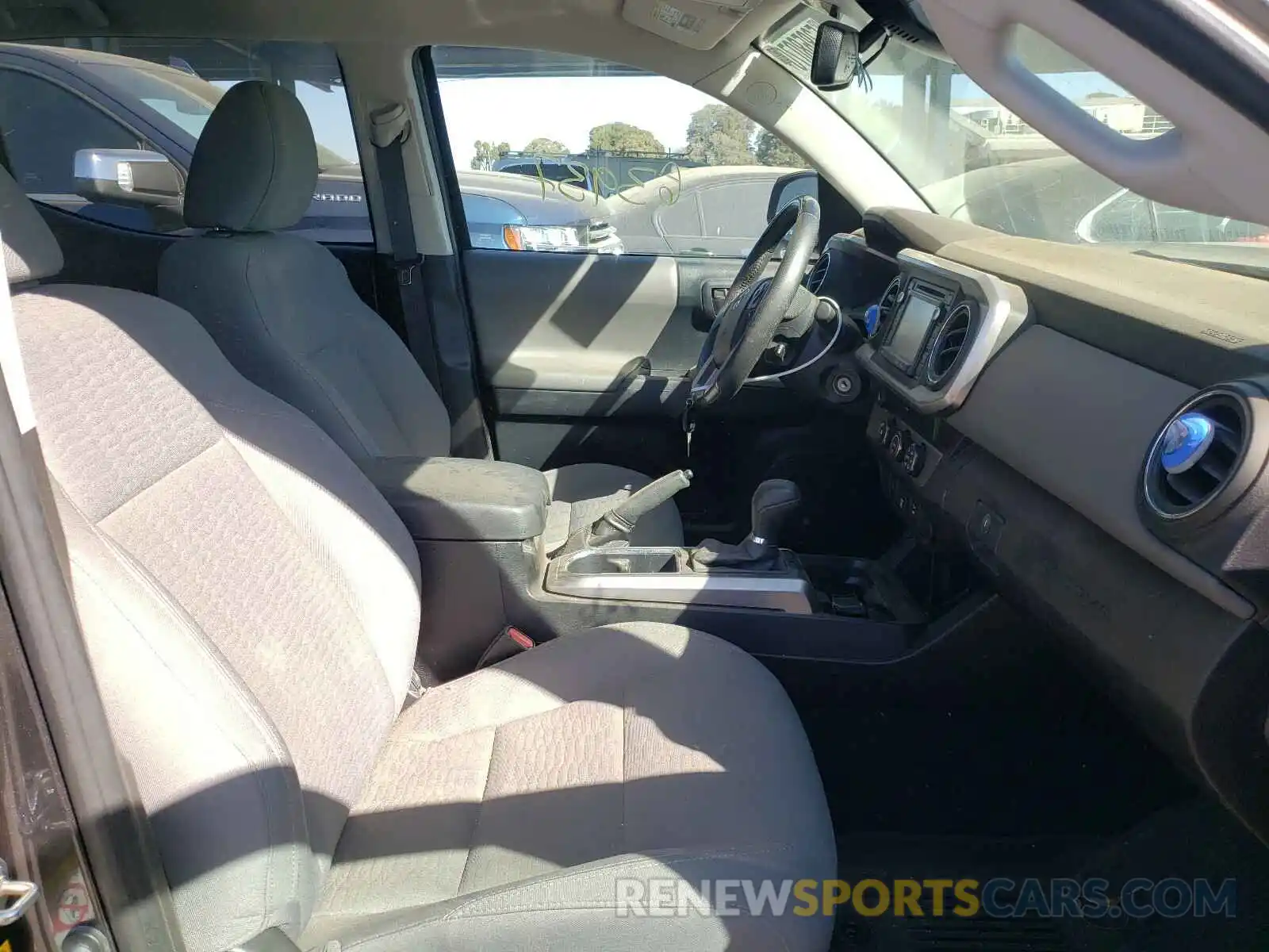 5 Photograph of a damaged car 3TMBZ5DN3KM021054 TOYOTA TACOMA 2019