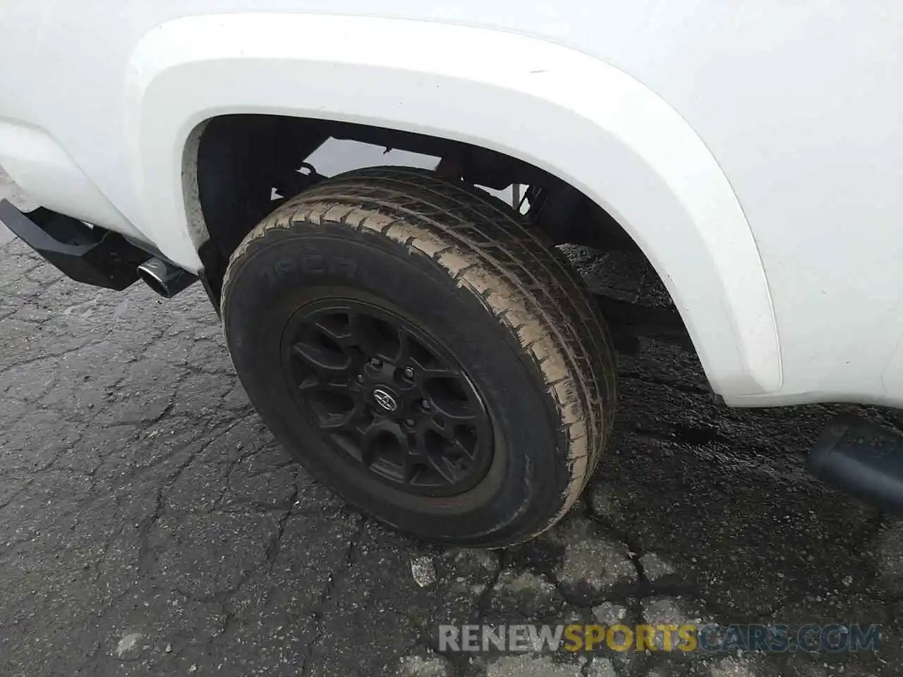 9 Photograph of a damaged car 3TMBZ5DN4KM019474 TOYOTA TACOMA 2019