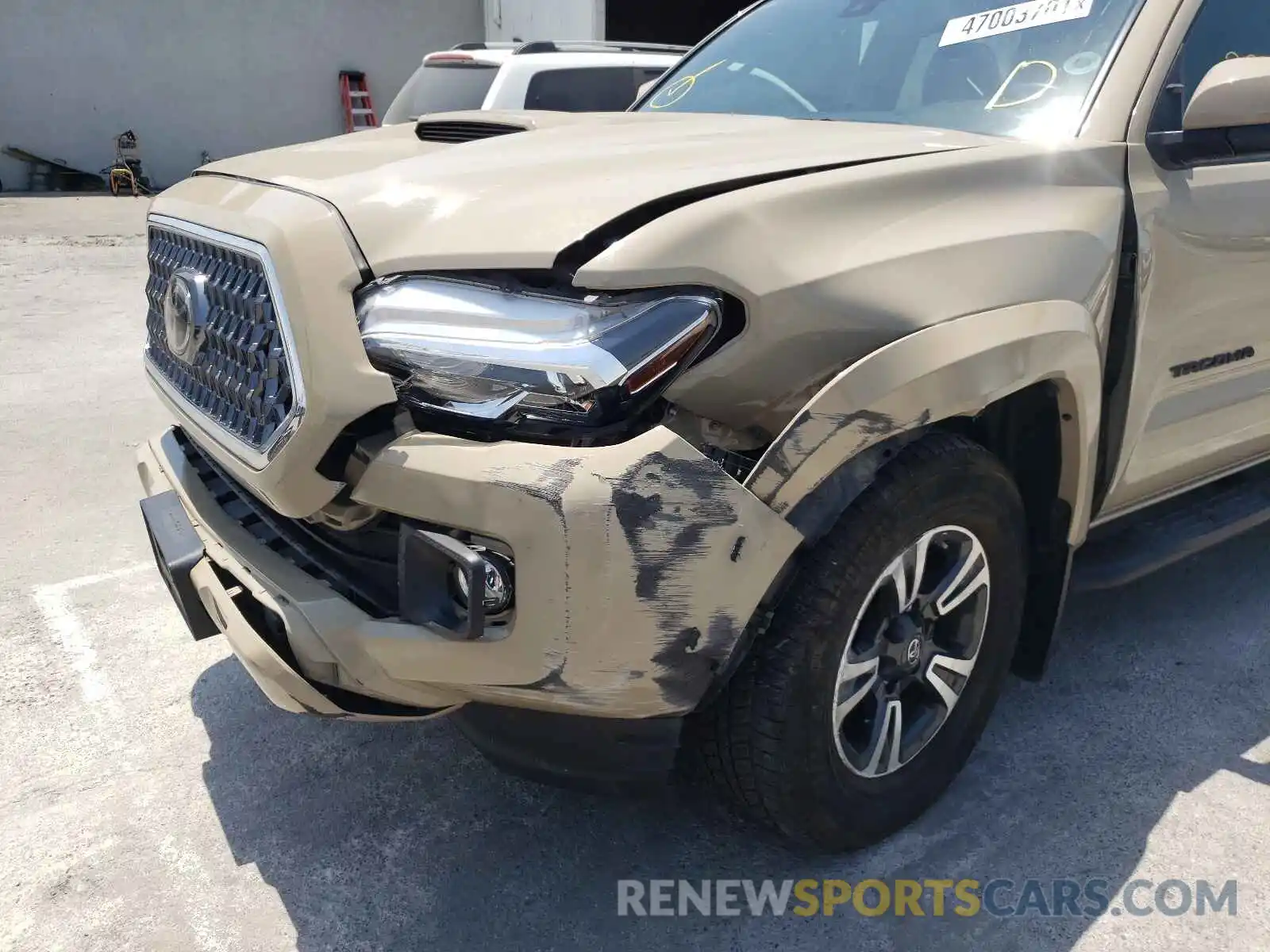 9 Photograph of a damaged car 3TMBZ5DN4KM021080 TOYOTA TACOMA 2019