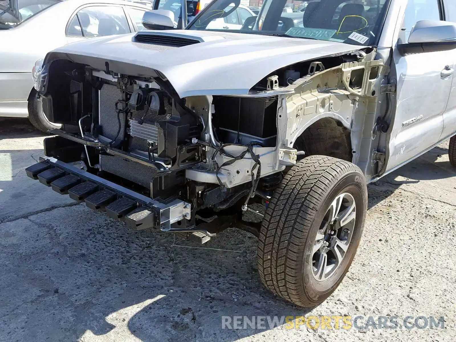 9 Photograph of a damaged car 3TMBZ5DN4KM022195 TOYOTA TACOMA 2019