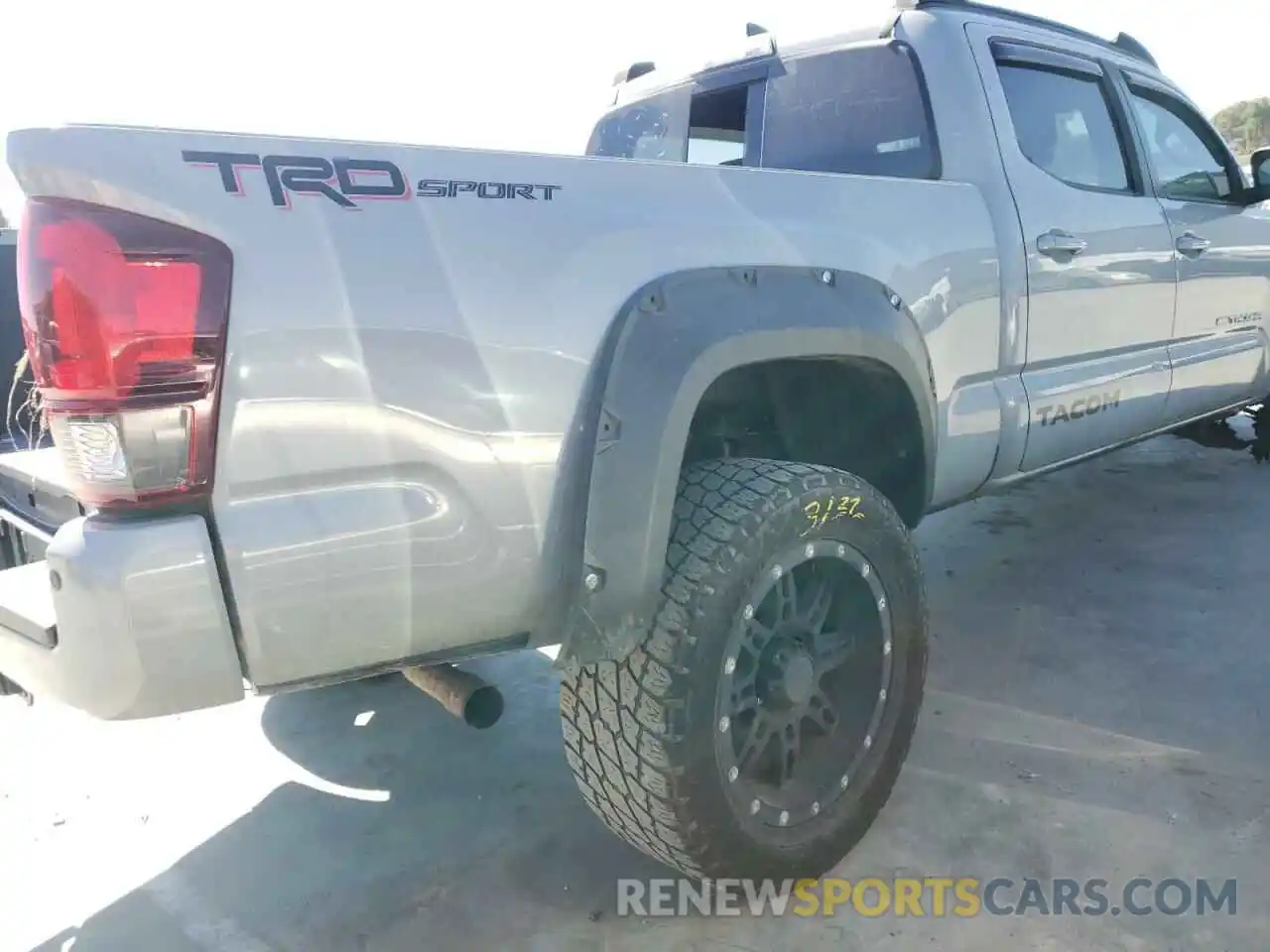 9 Photograph of a damaged car 3TMBZ5DN5KM018561 TOYOTA TACOMA 2019