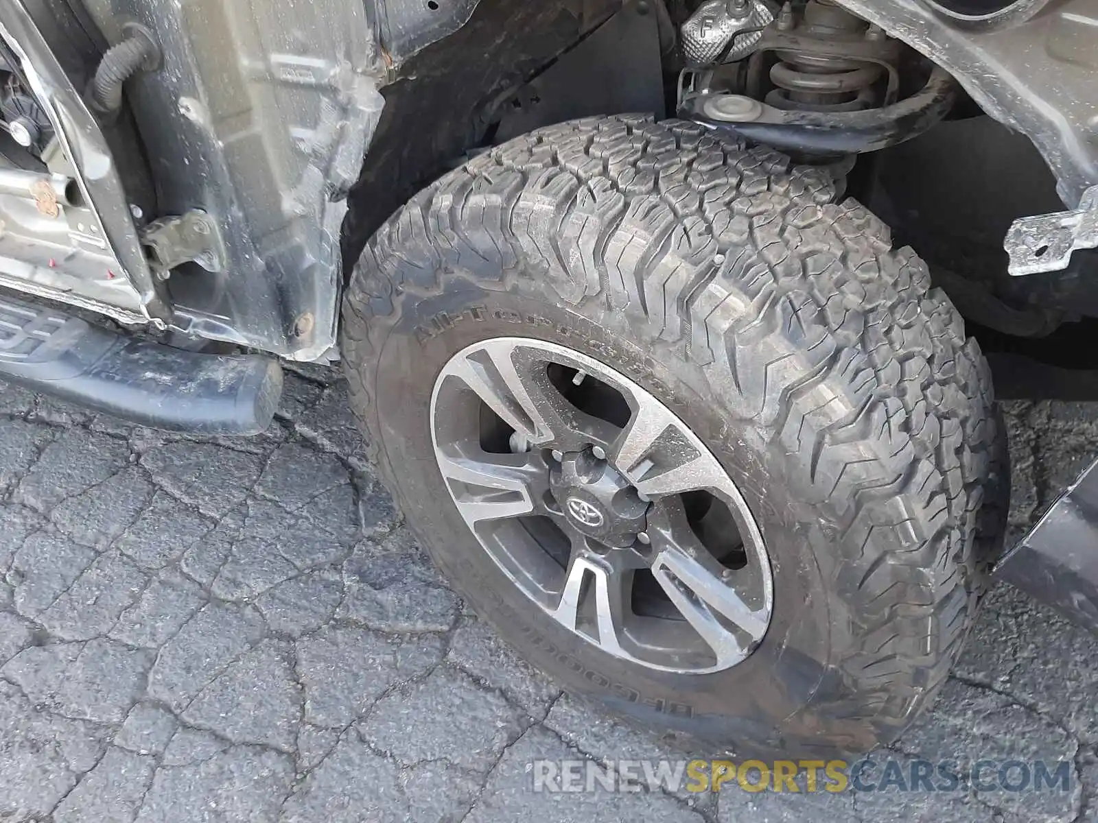 9 Photograph of a damaged car 3TMBZ5DN5KM019371 TOYOTA TACOMA 2019