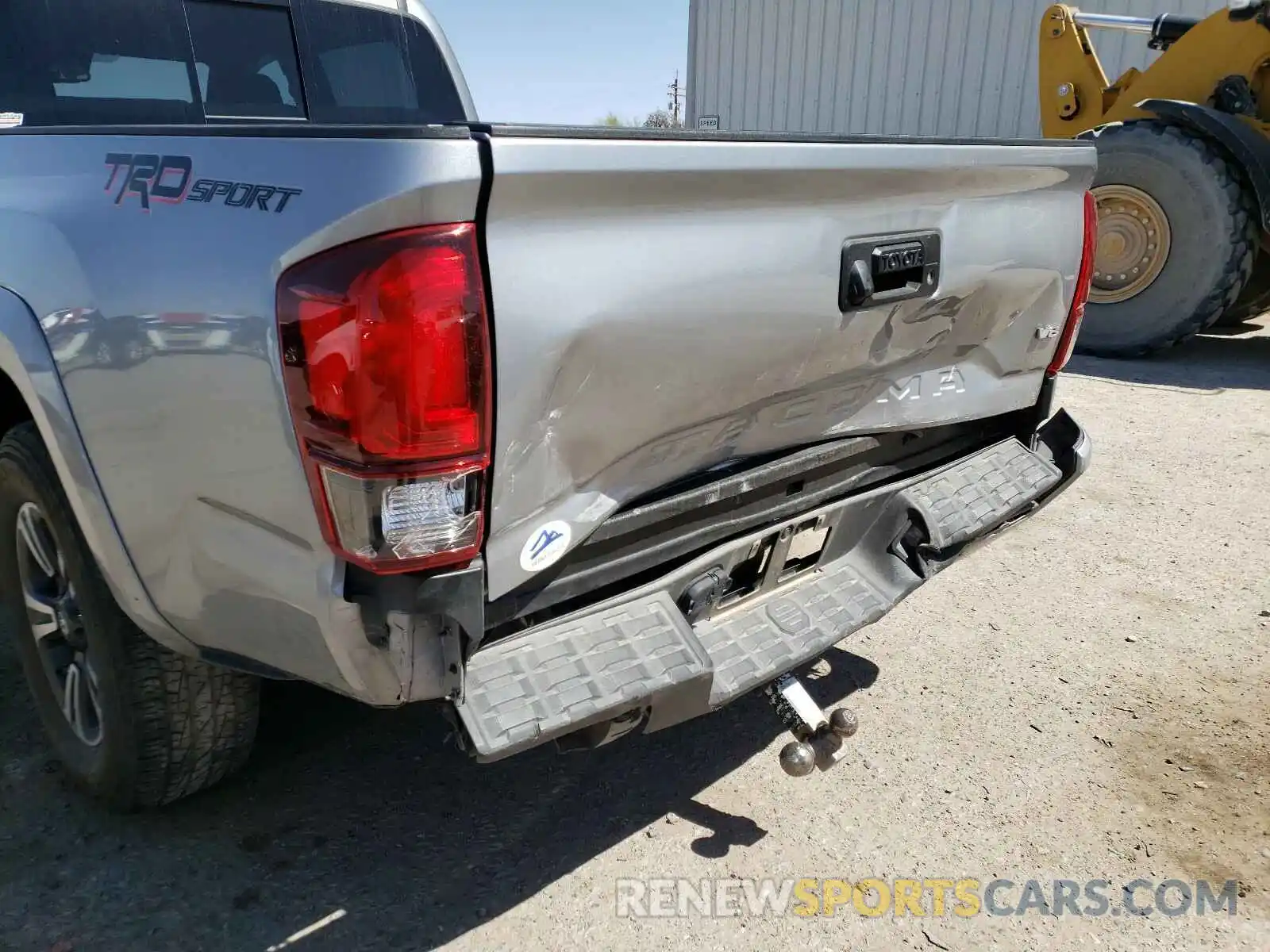 9 Photograph of a damaged car 3TMBZ5DN5KM022948 TOYOTA TACOMA 2019