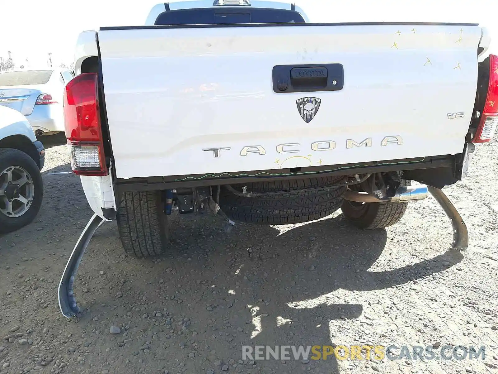 9 Photograph of a damaged car 3TMBZ5DN8KM020434 TOYOTA TACOMA 2019