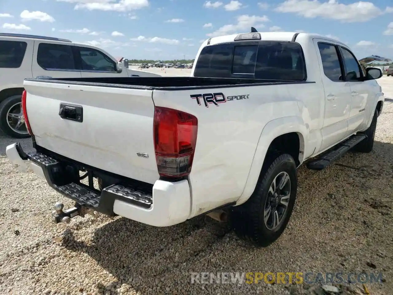 4 Photograph of a damaged car 3TMBZ5DN9KM017686 TOYOTA TACOMA 2019