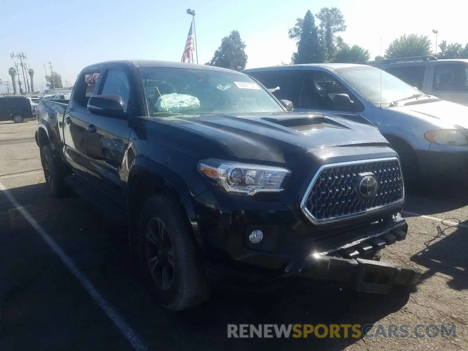 1 Photograph of a damaged car 3TMBZ5DNXKM018040 TOYOTA TACOMA 2019