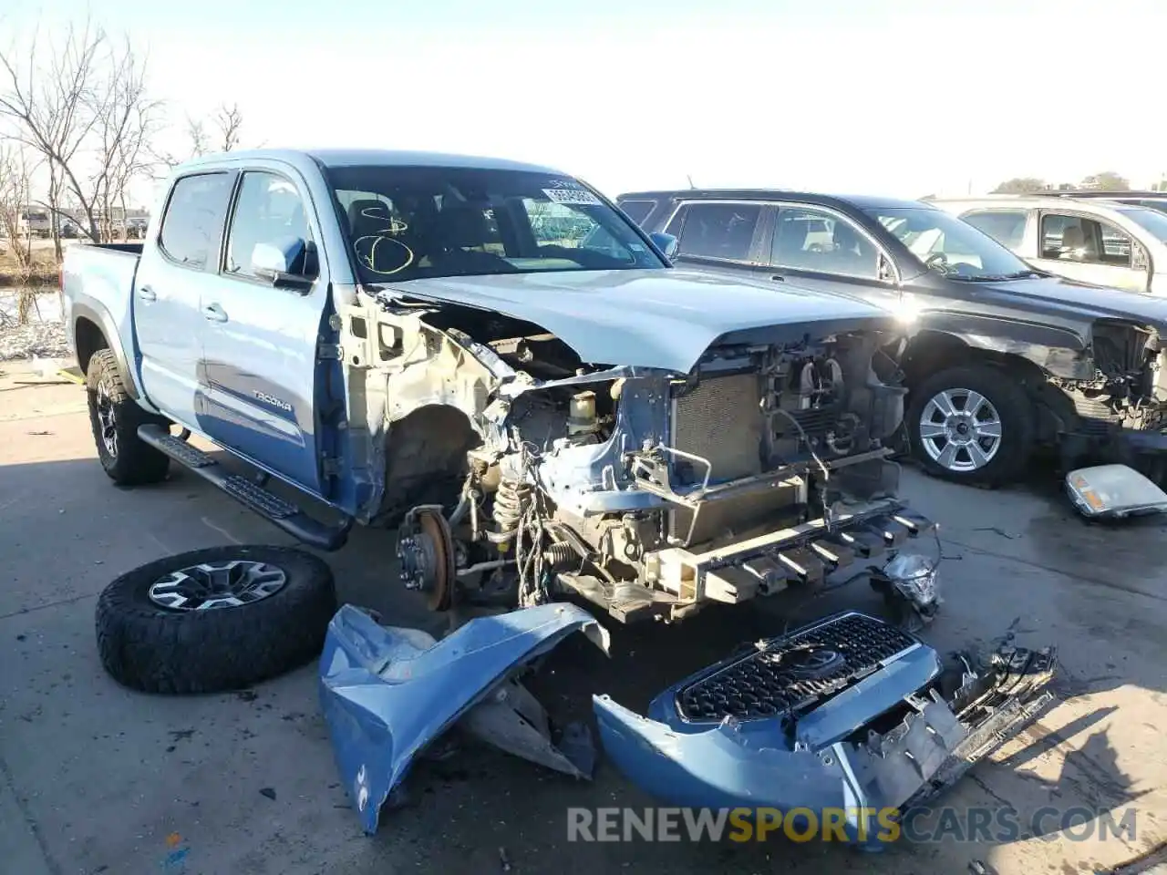 1 Photograph of a damaged car 3TMCZ5AN0KM195740 TOYOTA TACOMA 2019