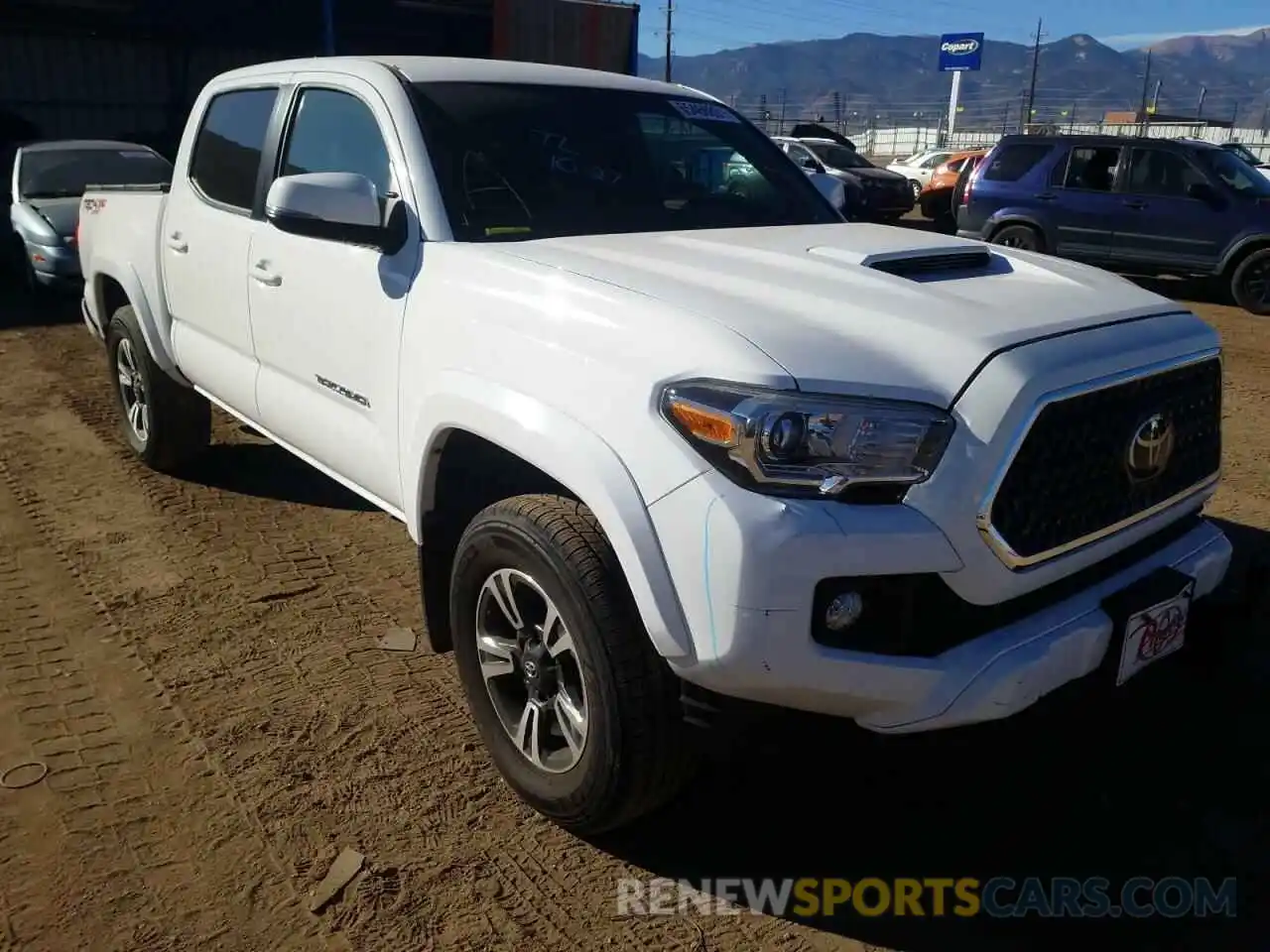 1 Photograph of a damaged car 3TMCZ5AN0KM196080 TOYOTA TACOMA 2019