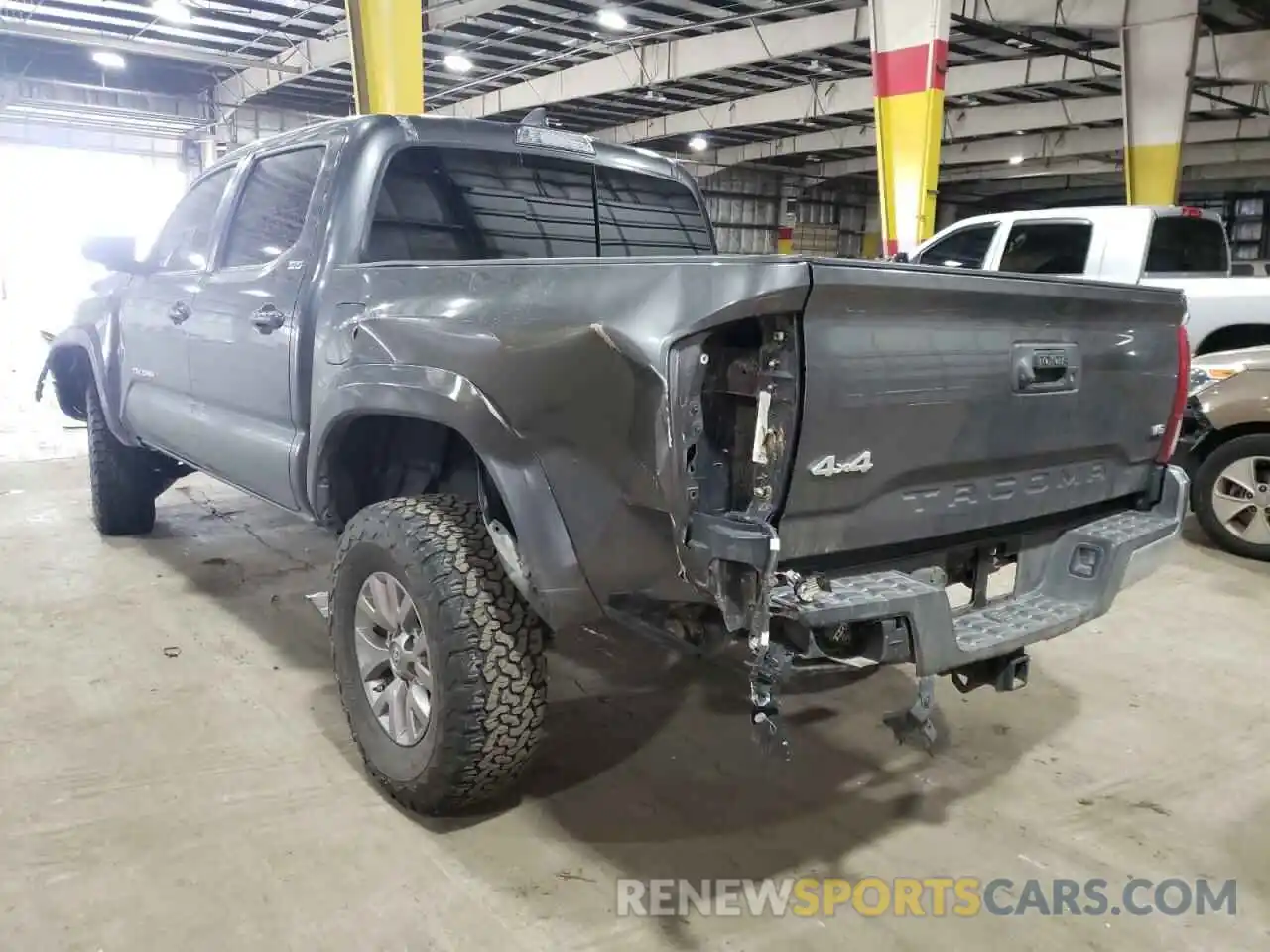 3 Photograph of a damaged car 3TMCZ5AN0KM197424 TOYOTA TACOMA 2019