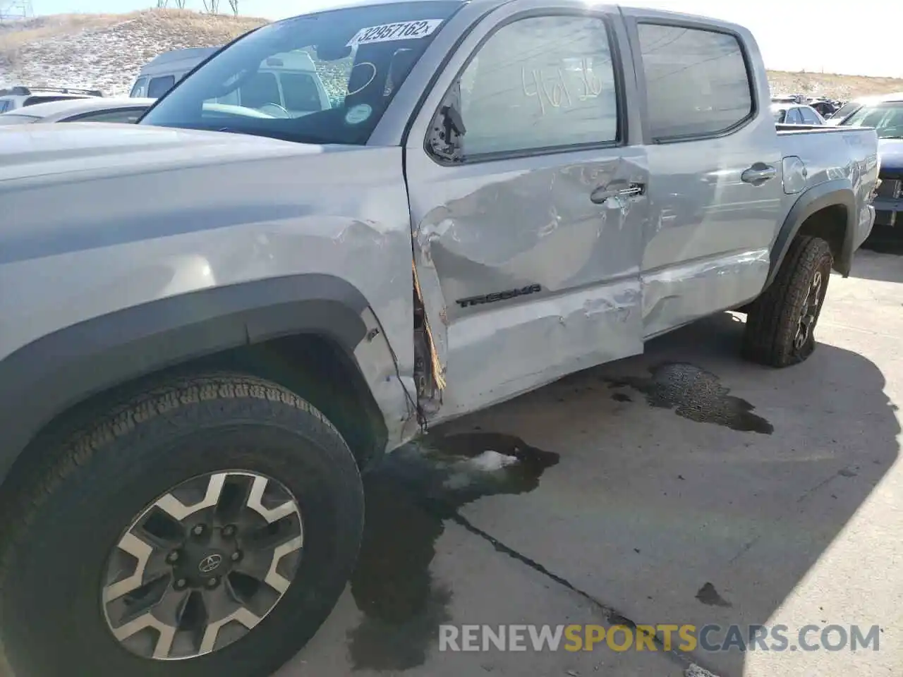 9 Photograph of a damaged car 3TMCZ5AN0KM205229 TOYOTA TACOMA 2019