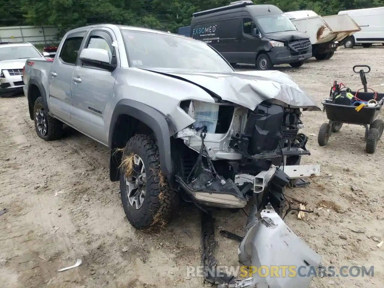 1 Photograph of a damaged car 3TMCZ5AN0KM211080 TOYOTA TACOMA 2019