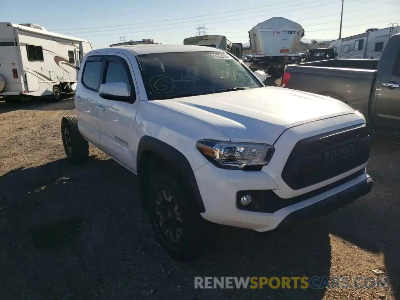 1 Photograph of a damaged car 3TMCZ5AN0KM215257 TOYOTA TACOMA 2019