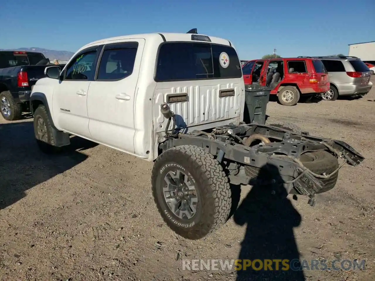 3 Photograph of a damaged car 3TMCZ5AN0KM215257 TOYOTA TACOMA 2019