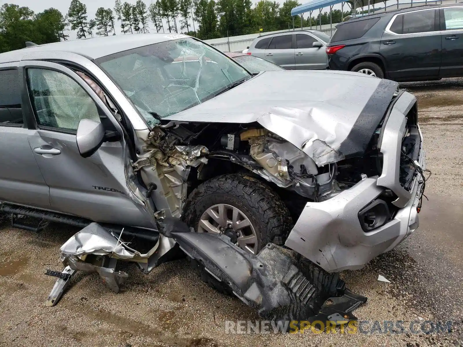 9 Photograph of a damaged car 3TMCZ5AN0KM215663 TOYOTA TACOMA 2019