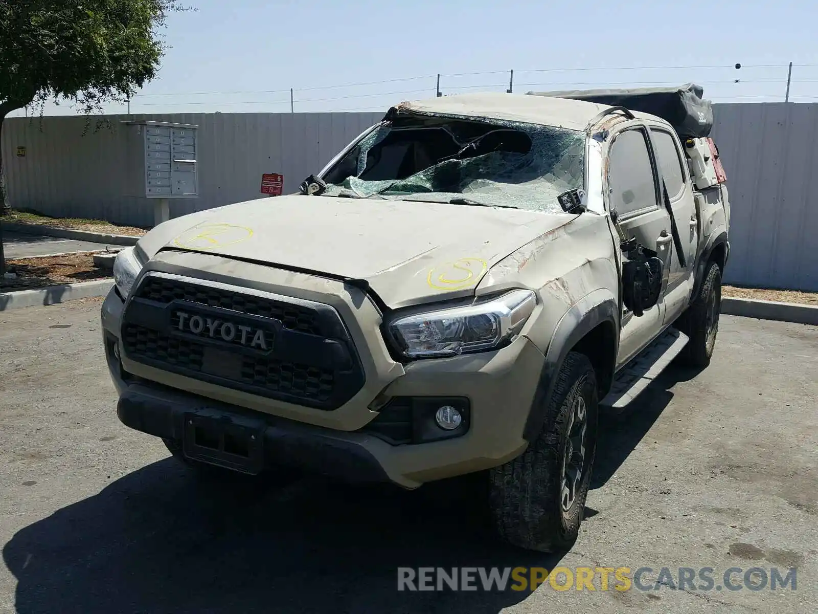 2 Photograph of a damaged car 3TMCZ5AN0KM220832 TOYOTA TACOMA 2019