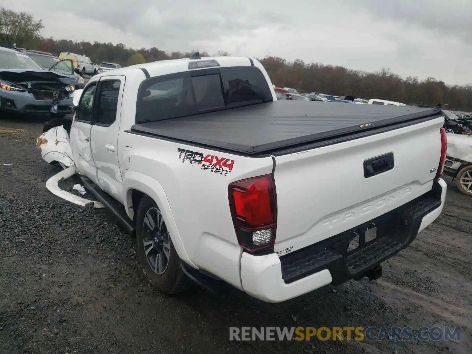 3 Фотография поврежденного автомобиля 3TMCZ5AN0KM224184 TOYOTA TACOMA 2019