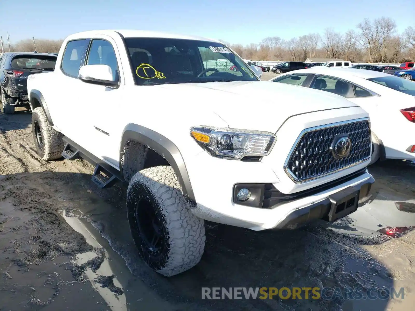 1 Photograph of a damaged car 3TMCZ5AN0KM229045 TOYOTA TACOMA 2019