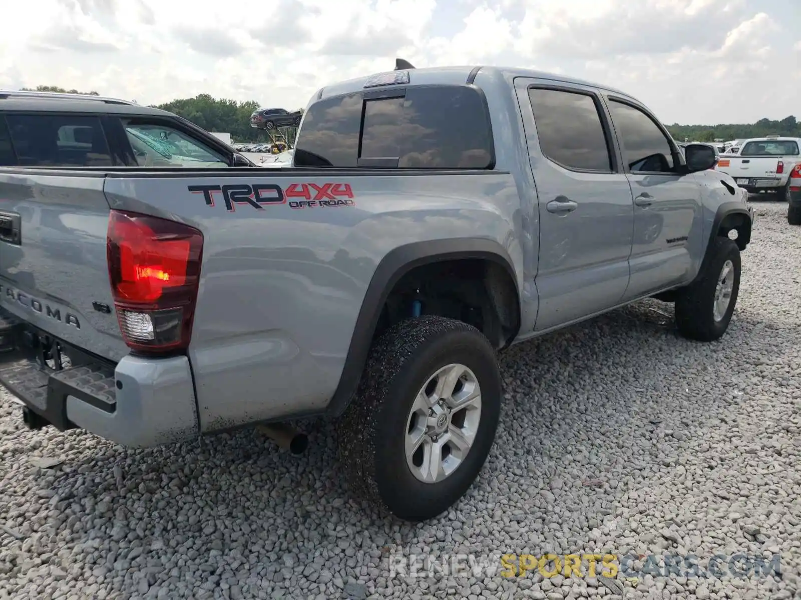 4 Photograph of a damaged car 3TMCZ5AN0KM229319 TOYOTA TACOMA 2019