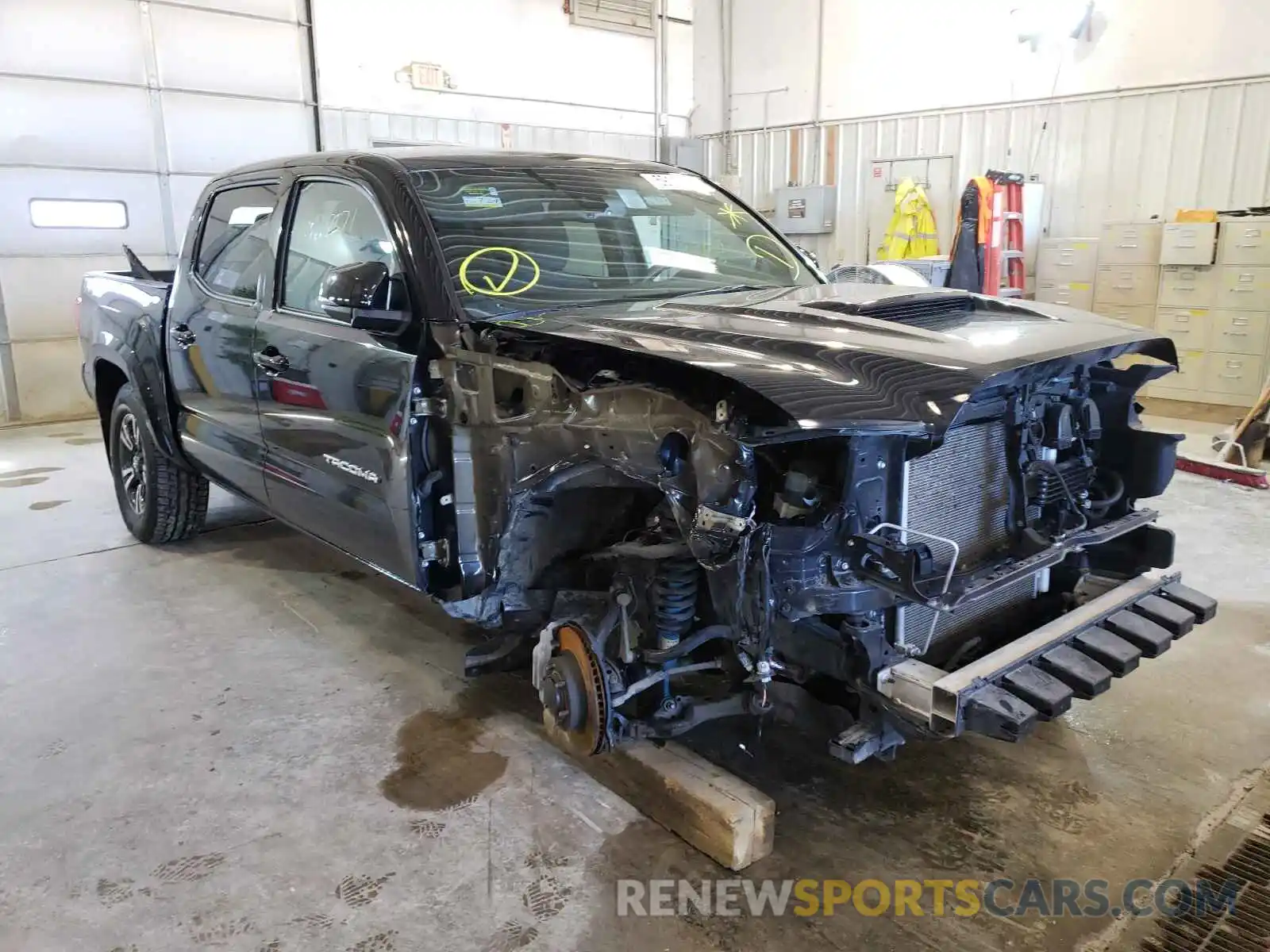 1 Photograph of a damaged car 3TMCZ5AN0KM232074 TOYOTA TACOMA 2019