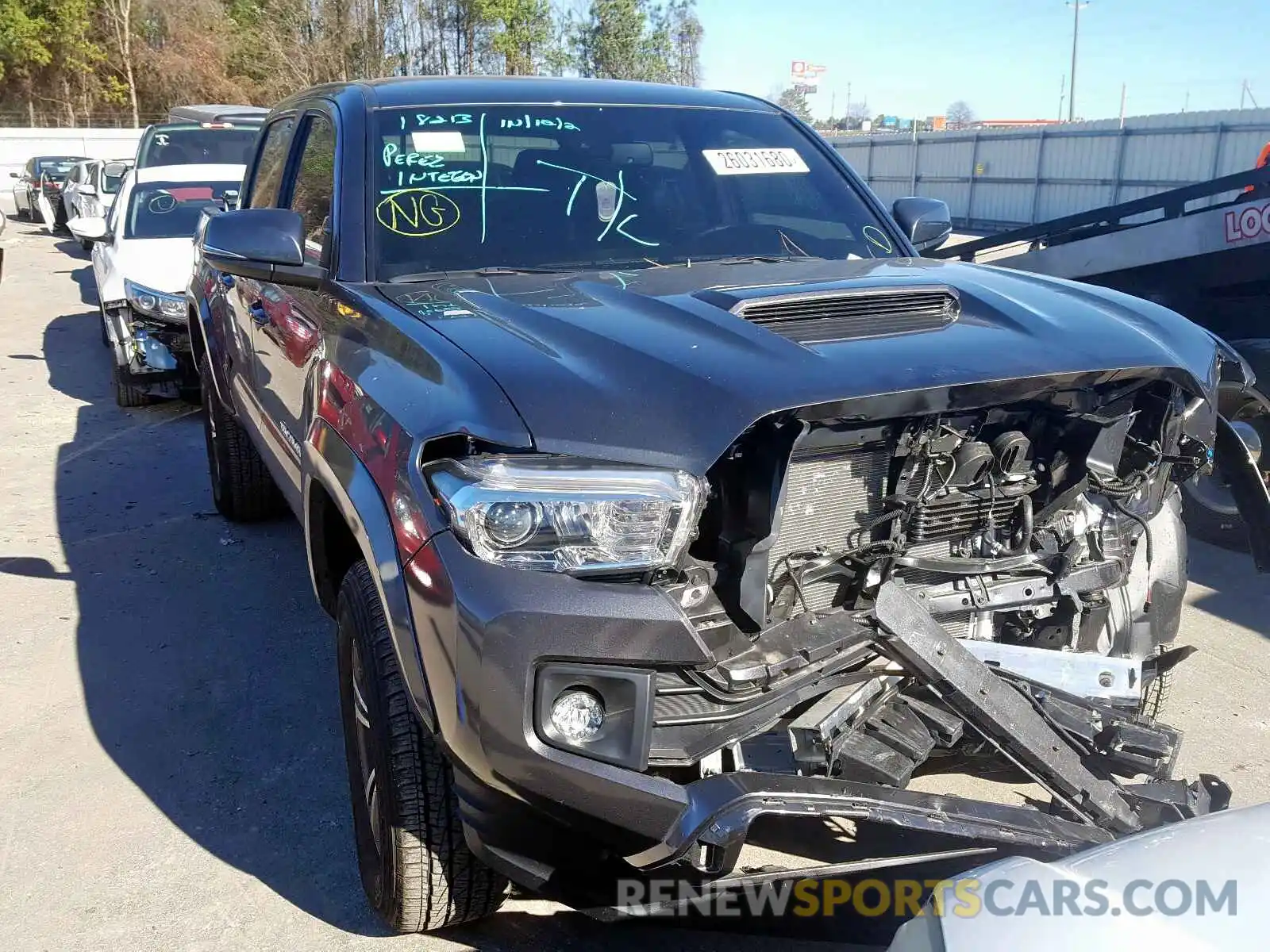 1 Photograph of a damaged car 3TMCZ5AN0KM233371 TOYOTA TACOMA 2019