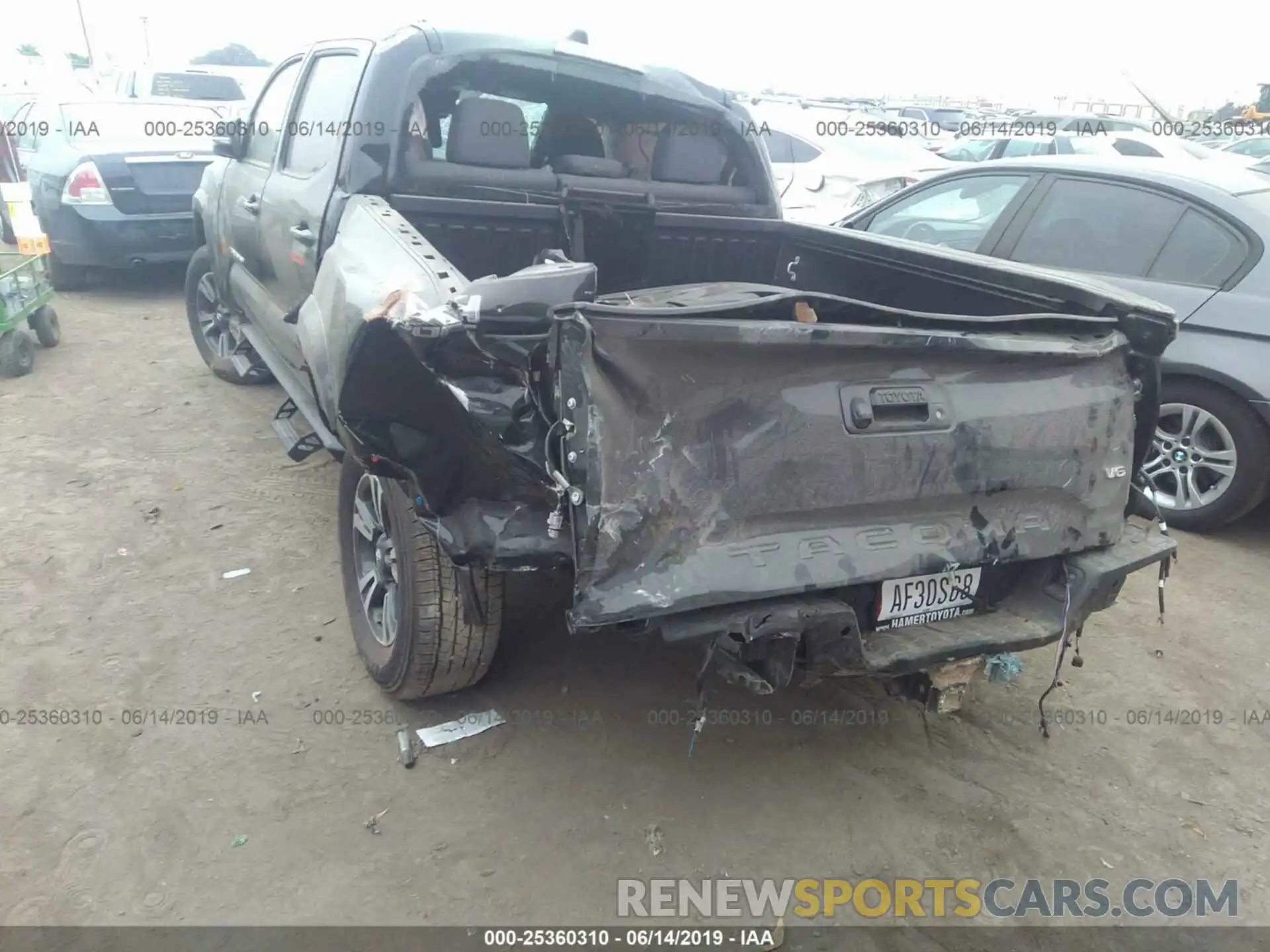 3 Photograph of a damaged car 3TMCZ5AN0KM236710 TOYOTA TACOMA 2019