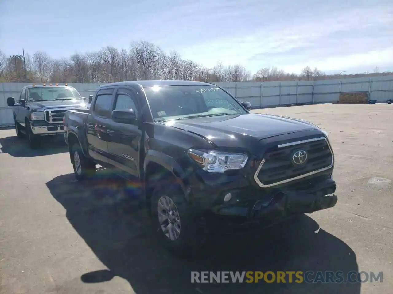 1 Photograph of a damaged car 3TMCZ5AN0KM237775 TOYOTA TACOMA 2019