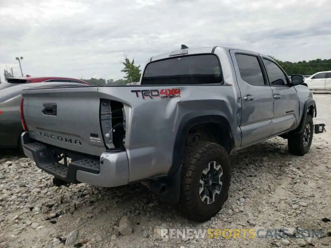 4 Photograph of a damaged car 3TMCZ5AN0KM239025 TOYOTA TACOMA 2019