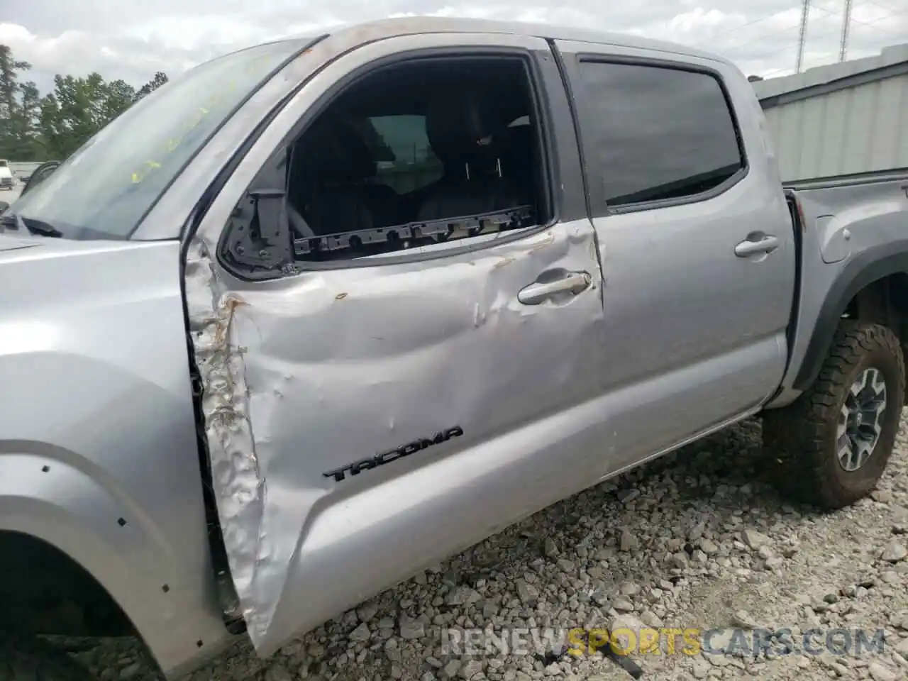 9 Photograph of a damaged car 3TMCZ5AN0KM239025 TOYOTA TACOMA 2019