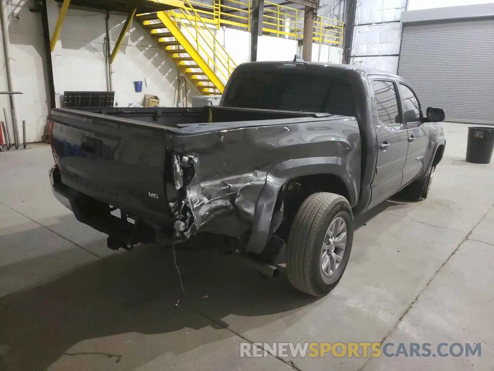 4 Photograph of a damaged car 3TMCZ5AN0KM239994 TOYOTA TACOMA 2019