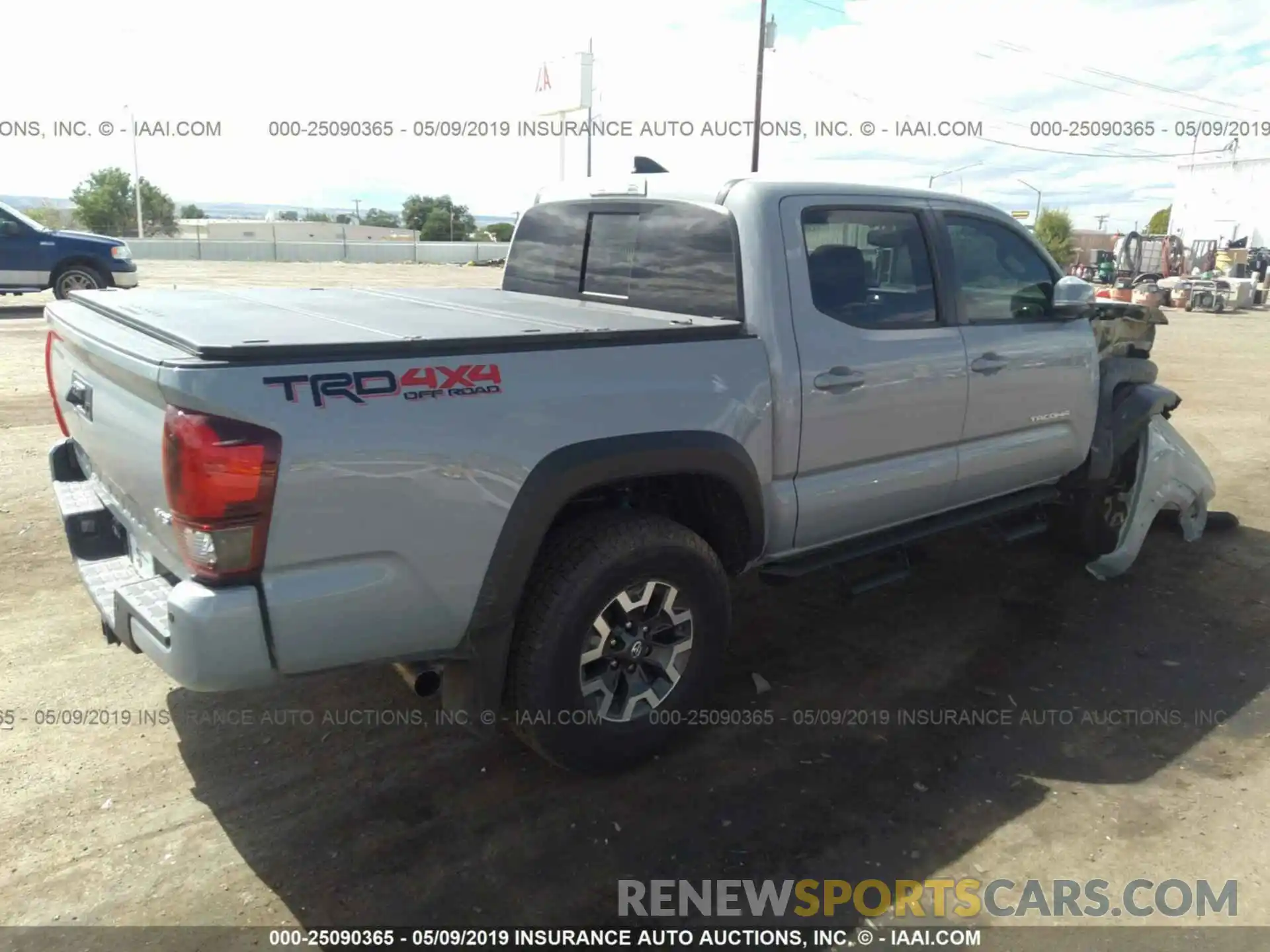 4 Photograph of a damaged car 3TMCZ5AN0KM241437 TOYOTA TACOMA 2019