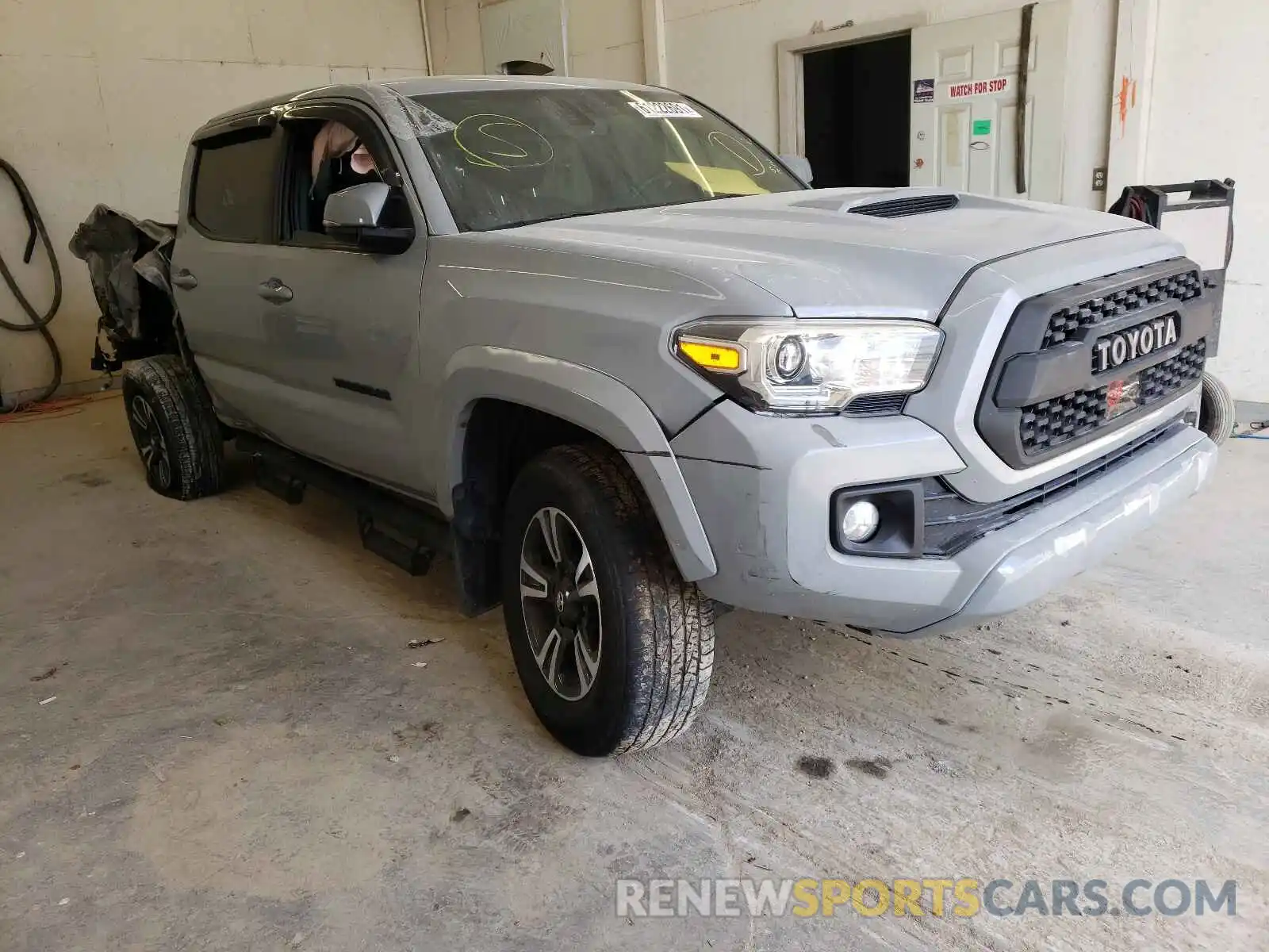 1 Photograph of a damaged car 3TMCZ5AN0KM242409 TOYOTA TACOMA 2019