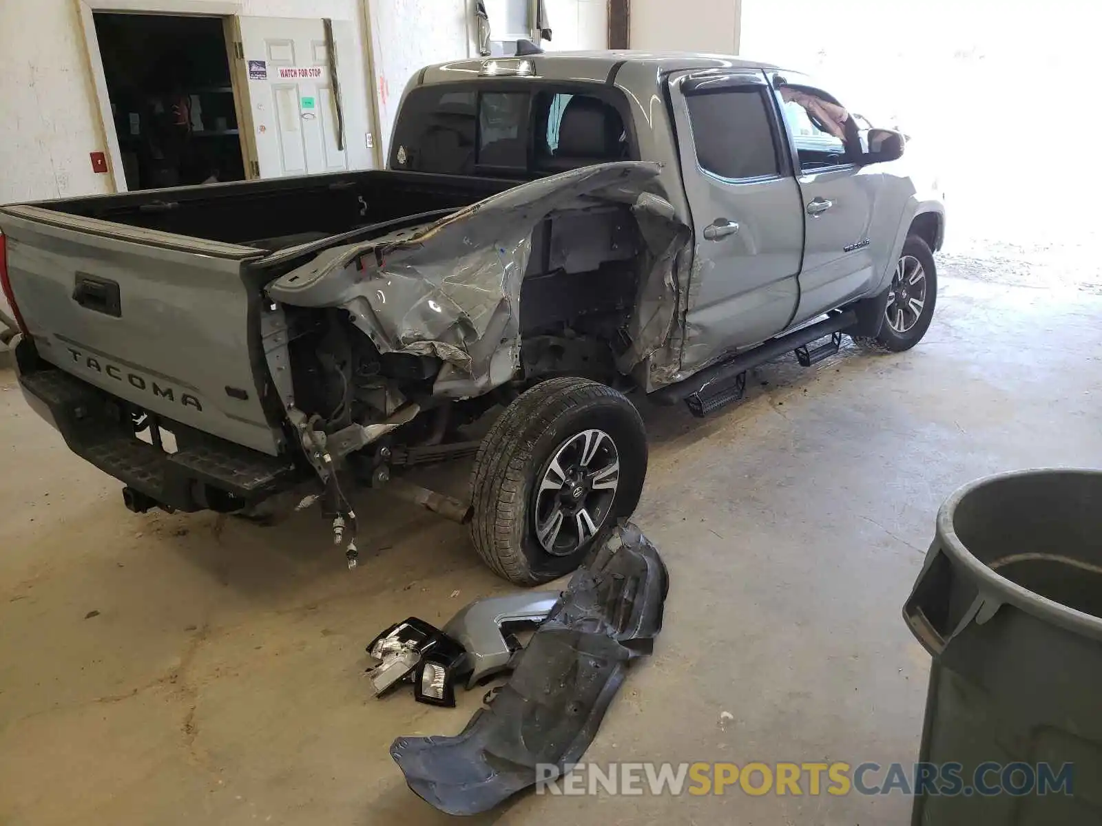 4 Photograph of a damaged car 3TMCZ5AN0KM242409 TOYOTA TACOMA 2019