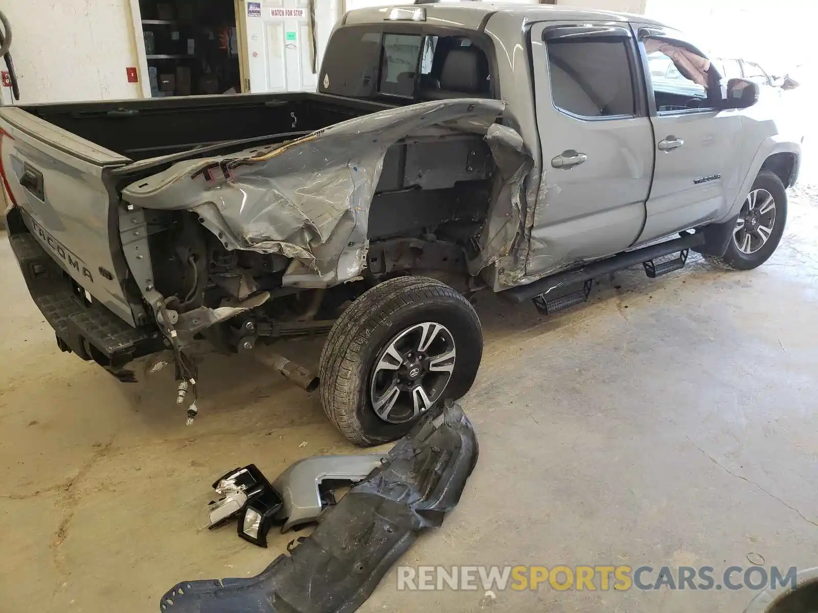 9 Photograph of a damaged car 3TMCZ5AN0KM242409 TOYOTA TACOMA 2019