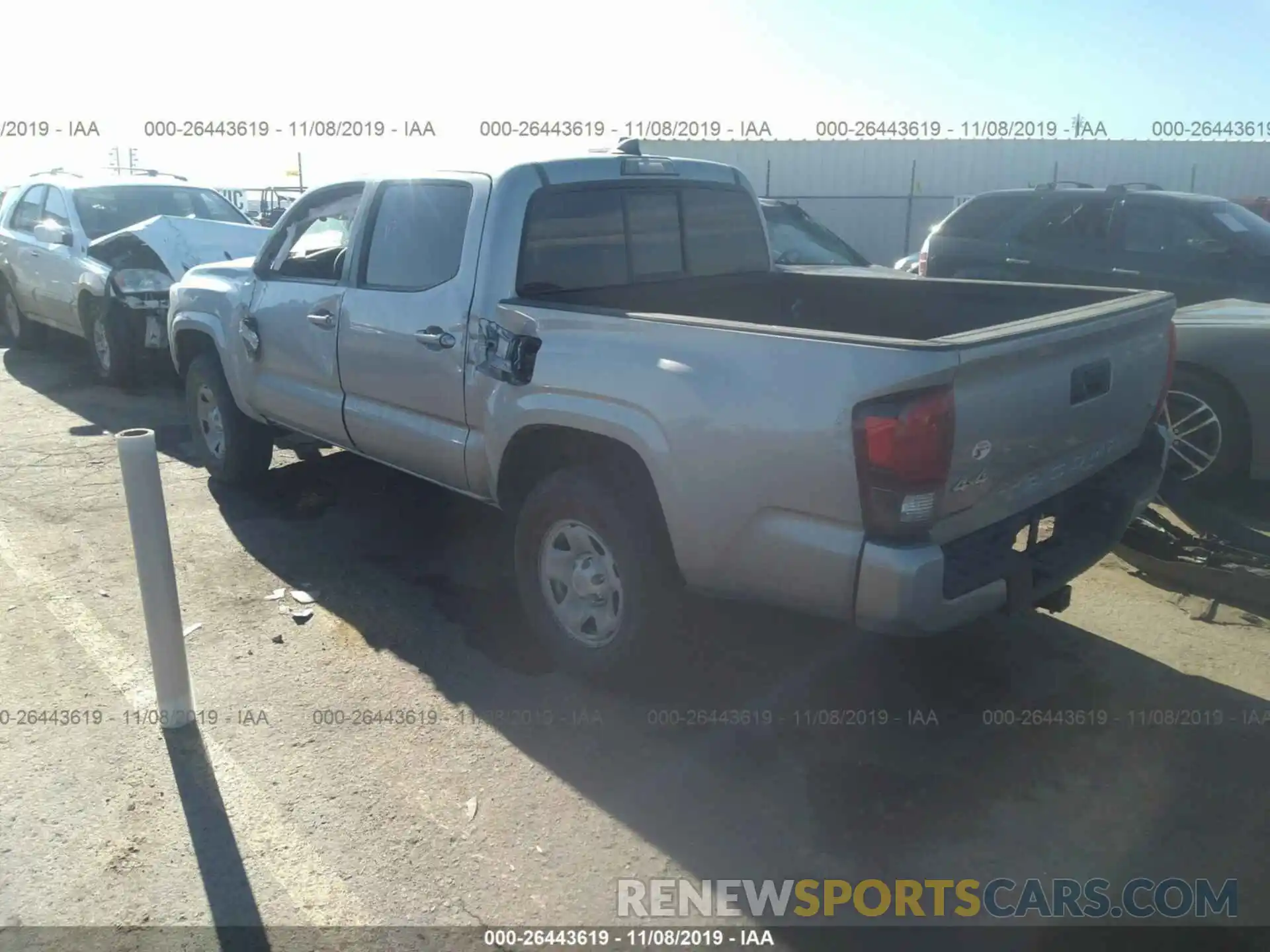 3 Фотография поврежденного автомобиля 3TMCZ5AN0KM249828 TOYOTA TACOMA 2019