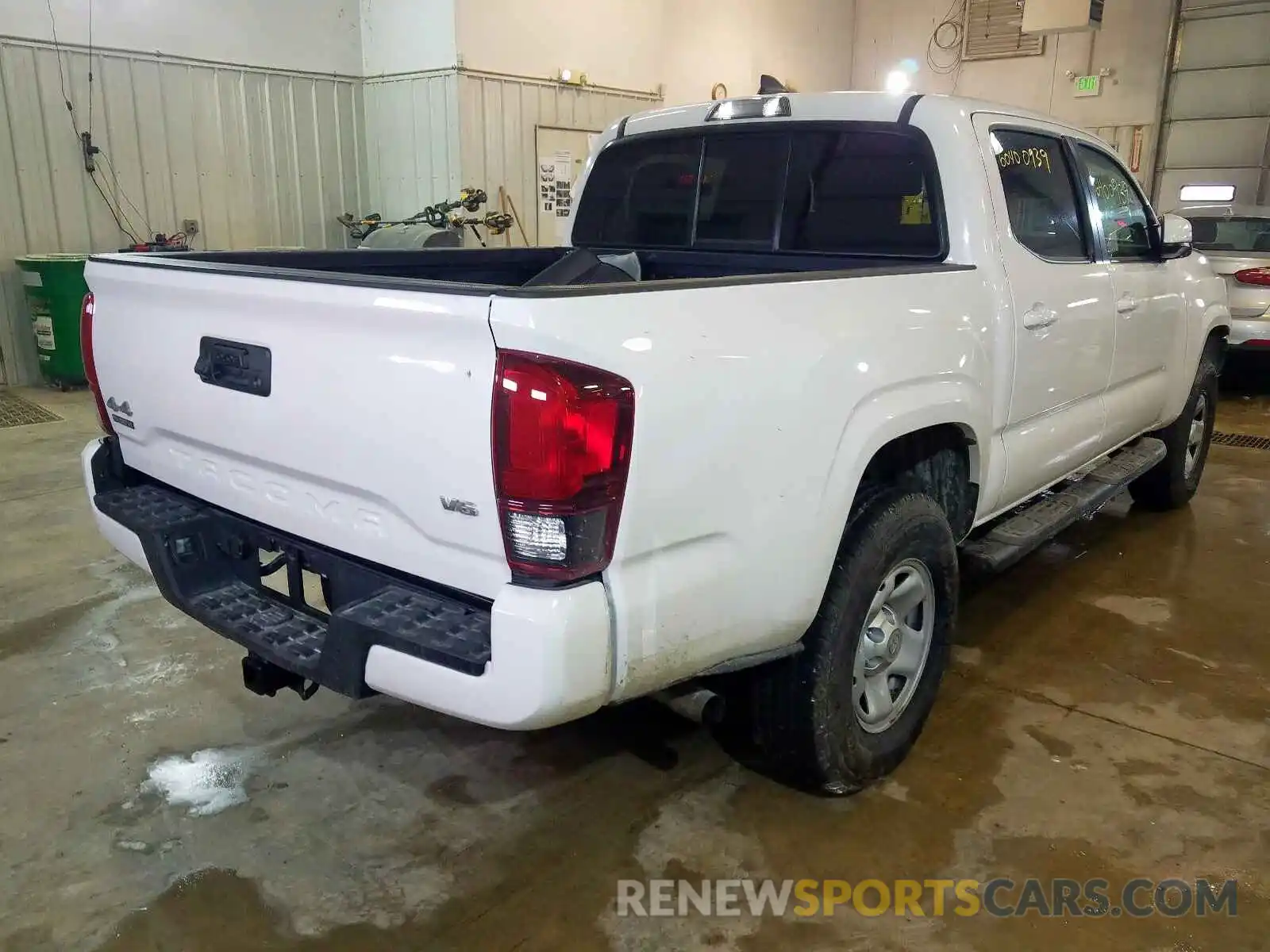 4 Photograph of a damaged car 3TMCZ5AN0KM250588 TOYOTA TACOMA 2019