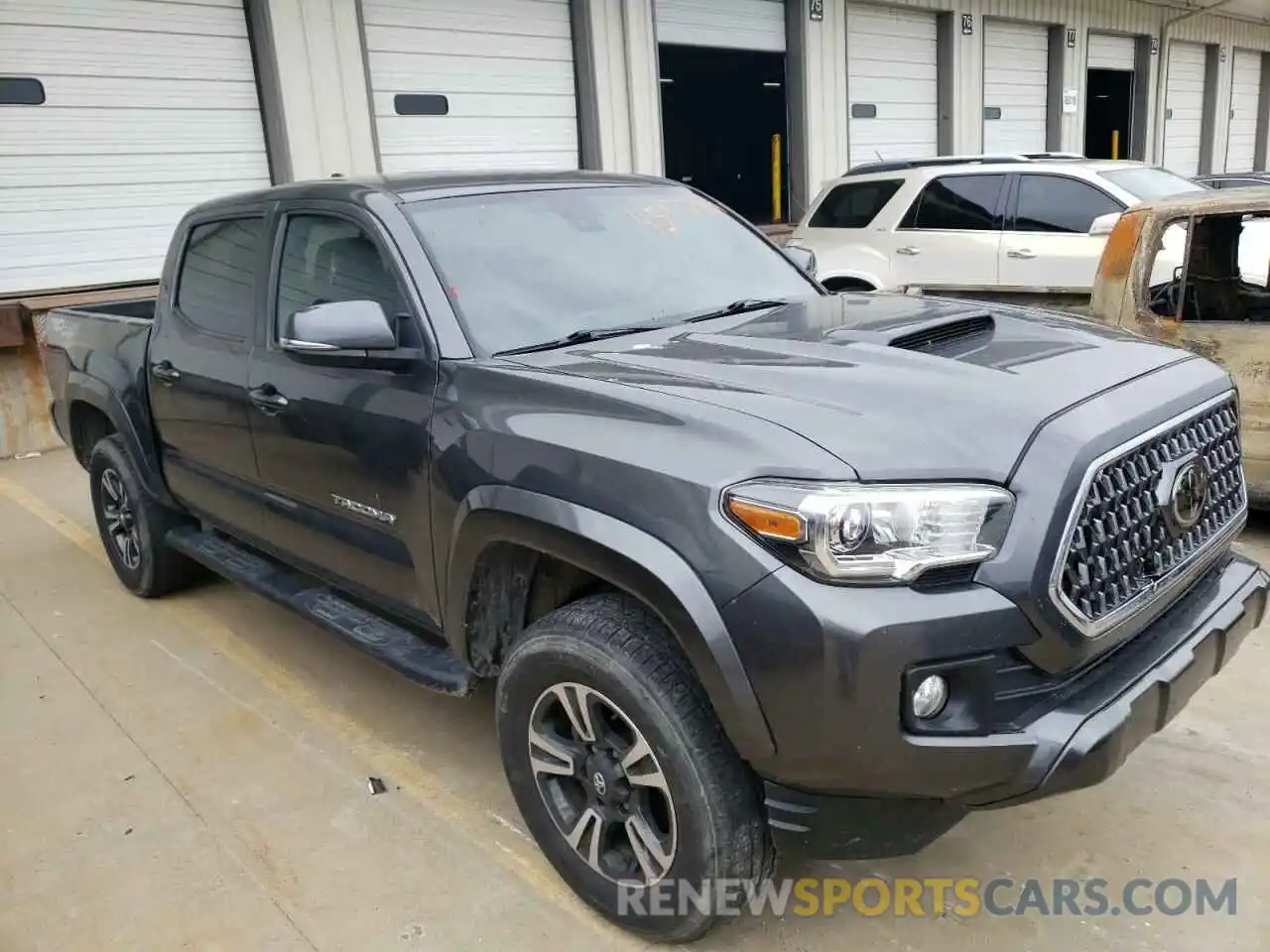 1 Photograph of a damaged car 3TMCZ5AN0KM255628 TOYOTA TACOMA 2019