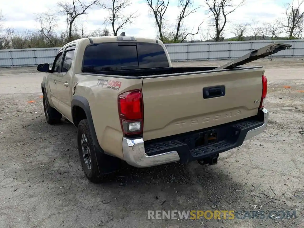 3 Photograph of a damaged car 3TMCZ5AN0KM258724 TOYOTA TACOMA 2019