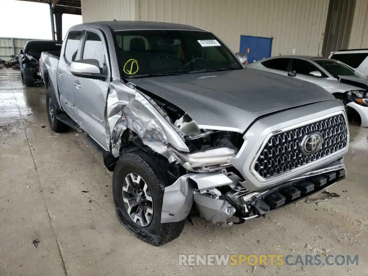 1 Photograph of a damaged car 3TMCZ5AN0KM268413 TOYOTA TACOMA 2019