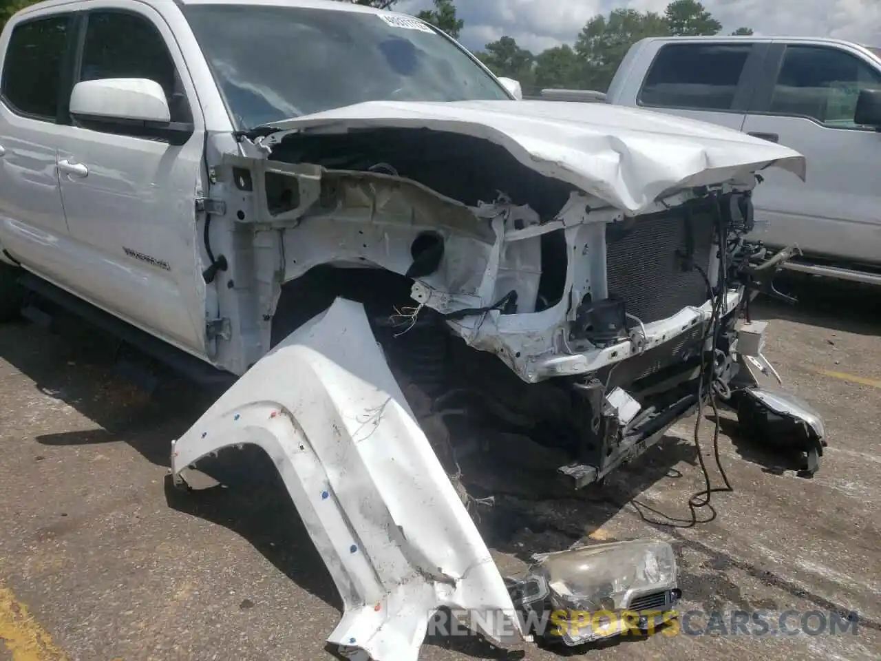 9 Photograph of a damaged car 3TMCZ5AN0KM271540 TOYOTA TACOMA 2019