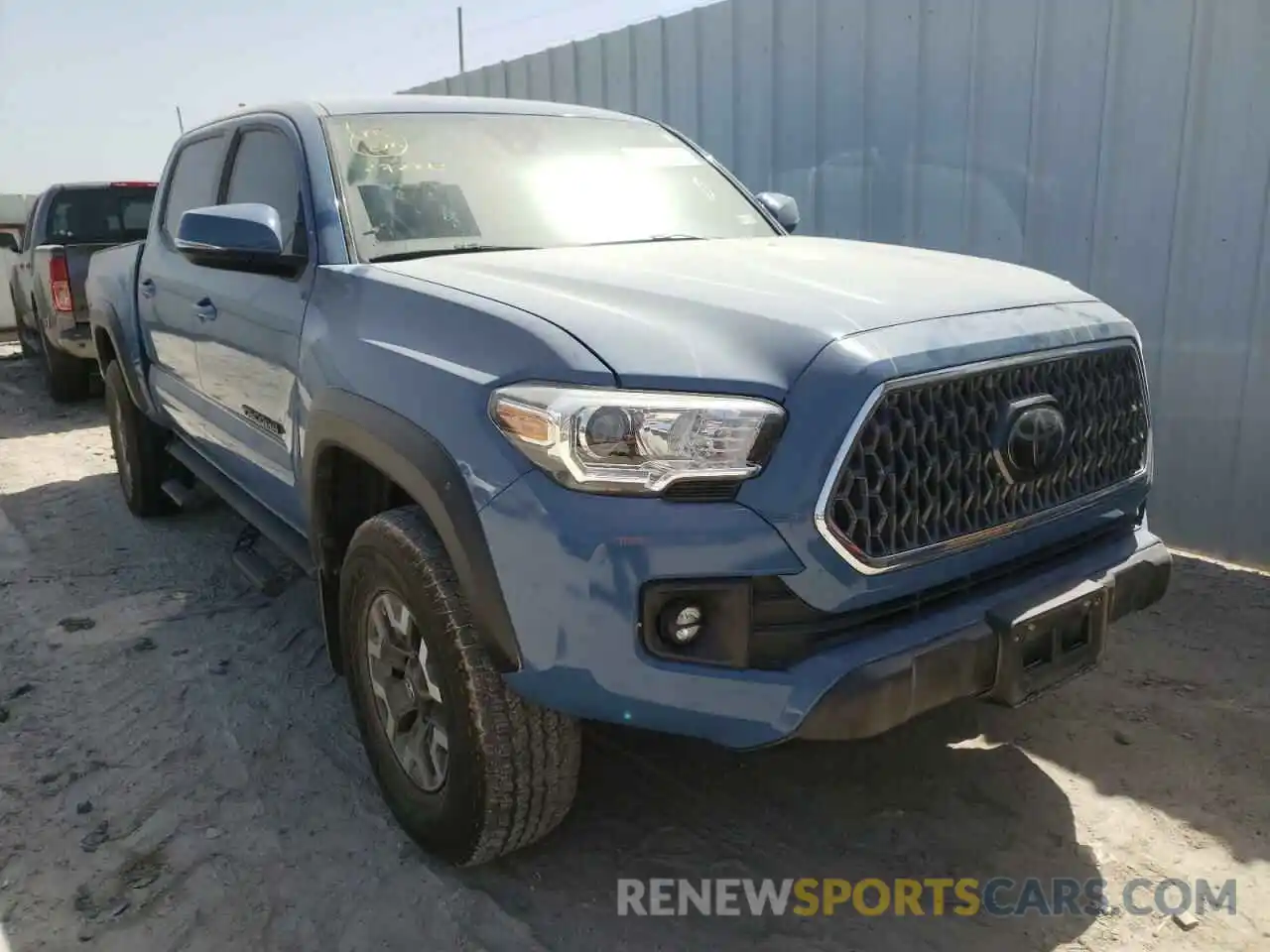 1 Photograph of a damaged car 3TMCZ5AN0KM272817 TOYOTA TACOMA 2019